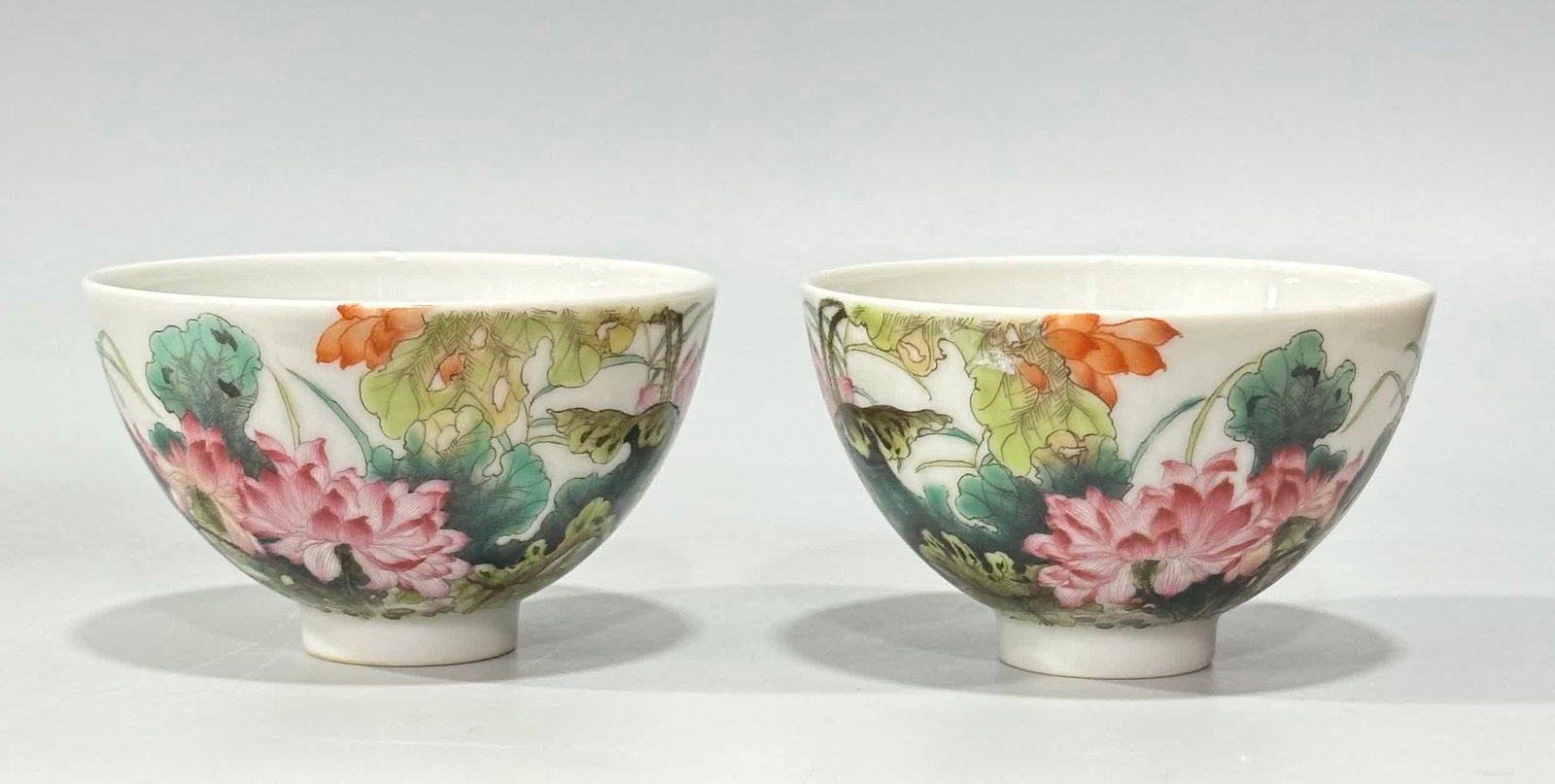 A Qing Dynasty Qing Dynasty enamel colorful lotus poetry chicken heart cup: Qing Dynasty Qianlong enamel colorful lotus poetry chicken heart cup SIZE: H:5.3cm MouthD:8.5cm (The Dimensions Of All Batches Are Manually Measured.If You Need More Detailed Information, Please Conta