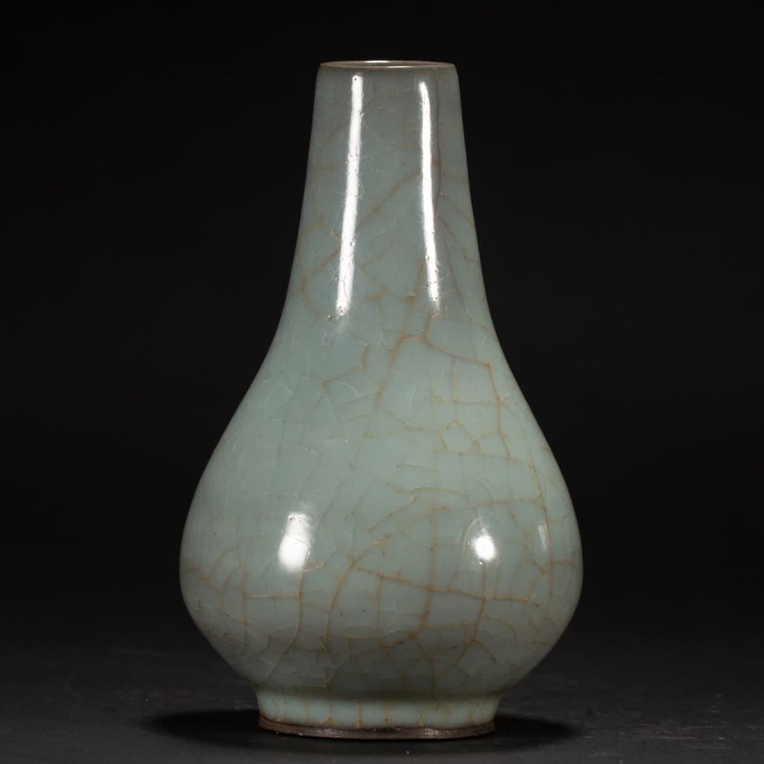 A Song Ge kiln bottle (1 of 7)