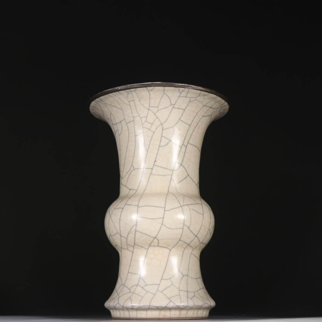 A Song Ge kiln wrapped golden flower cup (1 of 9)