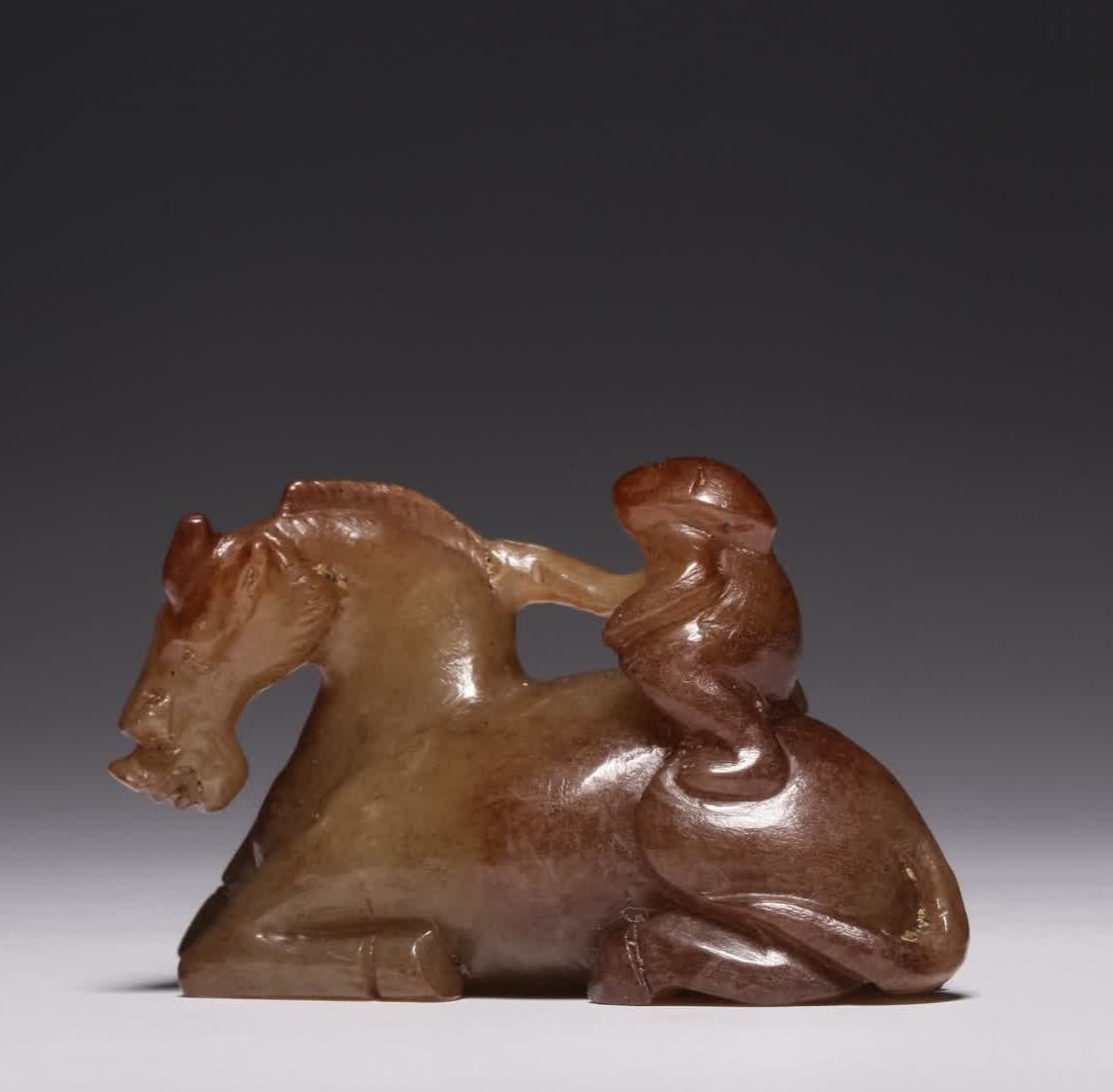 A Yuan and Ming Dynasty Hetian jade belt Qin Yima is the first ornament (1 of 6)