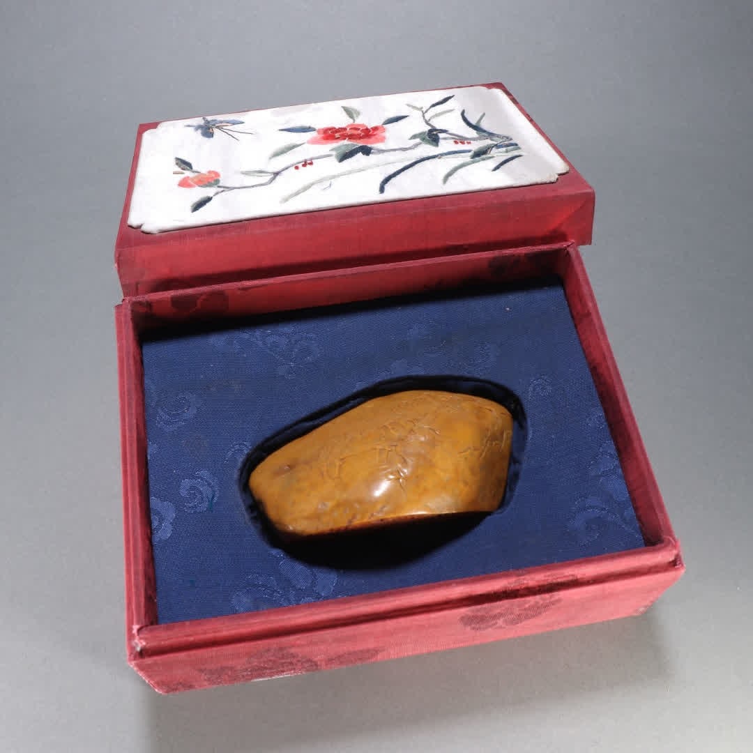A seal of the story of the characters of the Republic of China Chen Ban Ding Tian Huang Shi: Republic of China Chen Half Ding Tian Huangshi character story seal SIZE: H:6.5cm W:11.1cm W:401.7g (The Dimensions Of All Batches Are Manually Measured.If You Need More Detailed Information, Please C