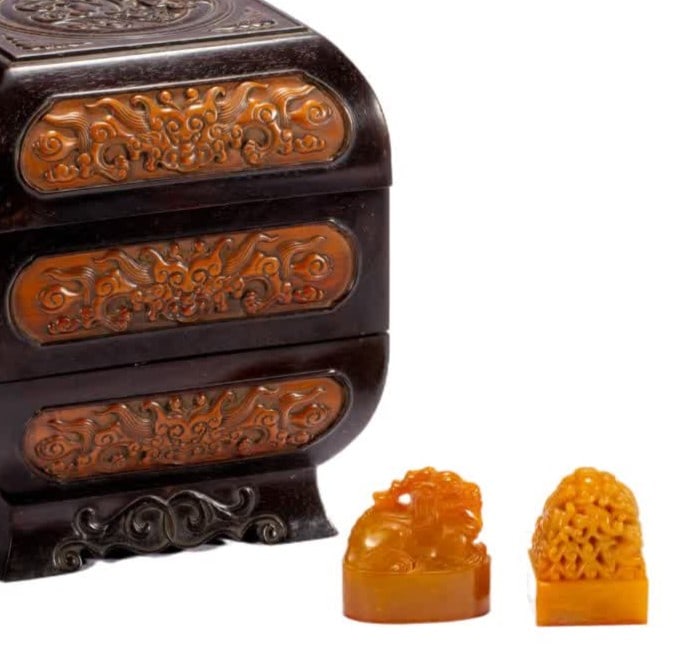 A Qing Dynasty Tian Huang seal: Qing Dynasty Tian Huang Seal SIZE: L:5.2cm W:3.2cm H:5cm W:270g (The Dimensions Of All Batches Are Manually Measured.If You Need More Detailed Information, Please Contact Our Customer Service Before B
