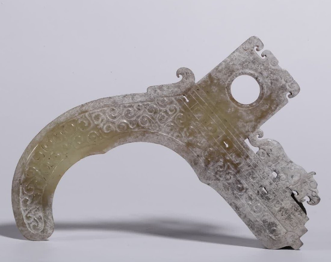 A piece of Hetian jade belt Qin Mansion during the War Han Dynasty has a dragon wall (1 of 7)