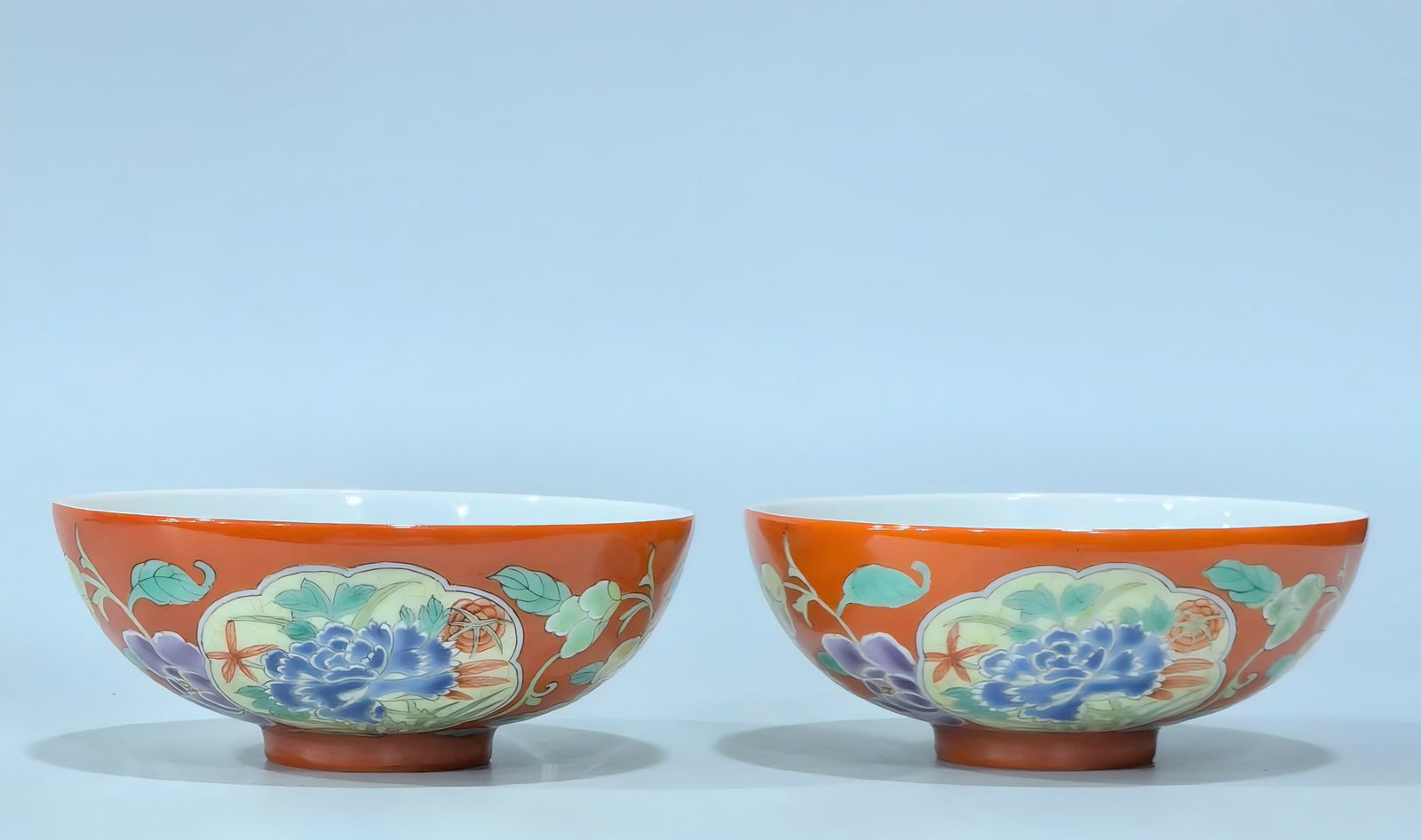 A Qing Dynasty Yongzheng coral red floral pattern cup: Qing Dynasty Yongzheng foreign color coral red floral pattern cup SIZE: H:3.5cm MouthD:9cm (The Dimensions Of All Batches Are Manually Measured.If You Need More Detailed Information, Please Contact Ou