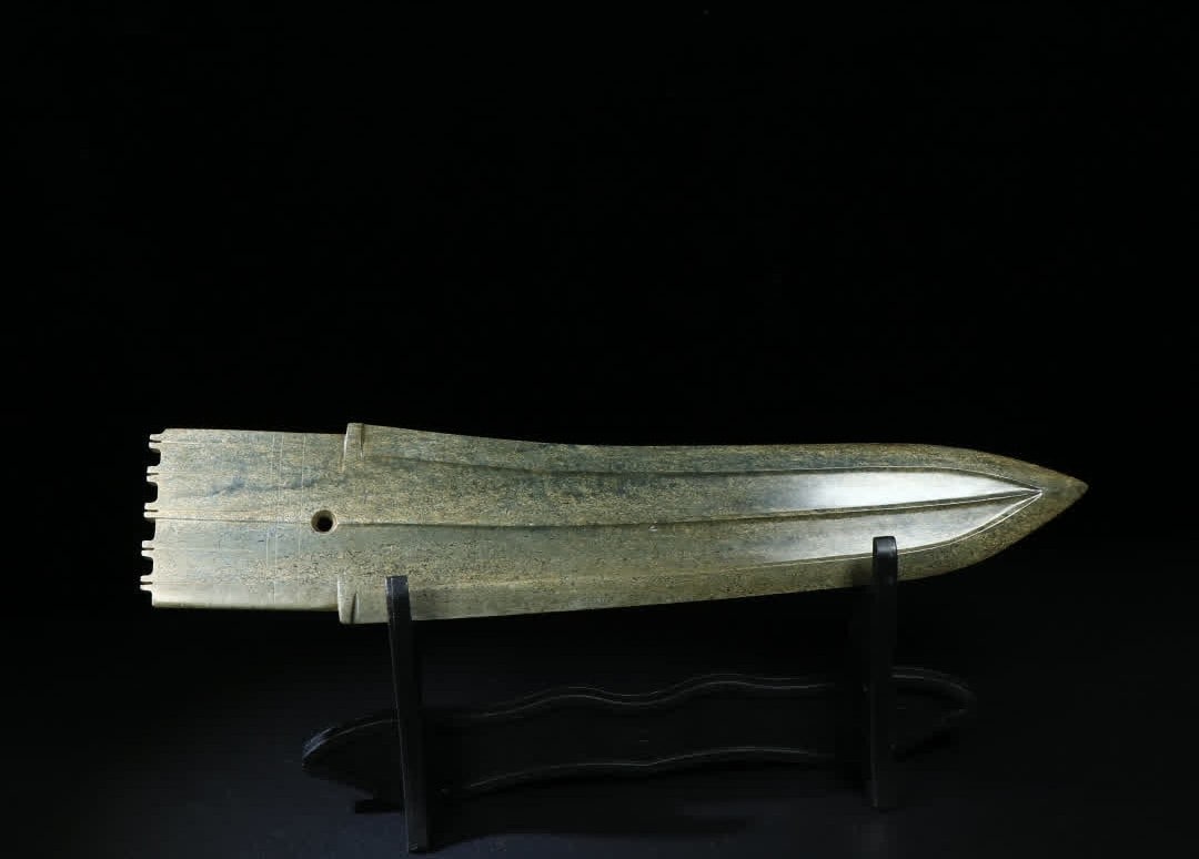 A piece of ancient jade ge (1 of 9)