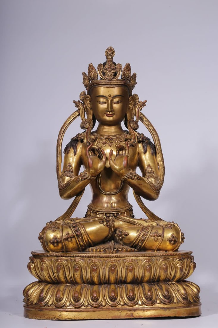 A seated statue of the Buddha in the Qing Dynasty with copper gilt gilts: Qing Dynasty bronze gilt Buddha seated statue SIZE: H:48cm L:39cm W:28cm W:19.6kg (The Dimensions Of All Batches Are Manually Measured.If You Need More Detailed Information, Please Contact Our Custome