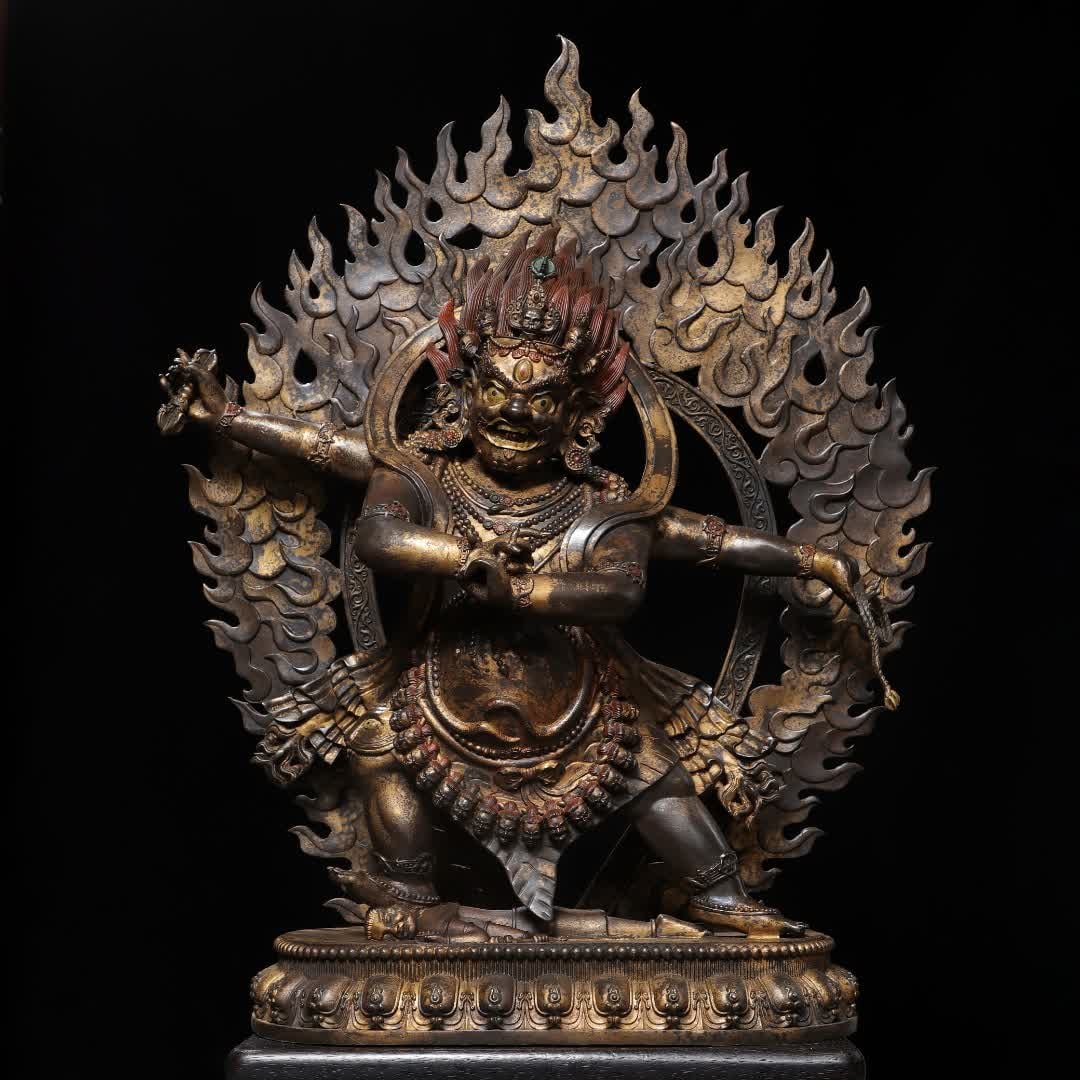 A Qing Dynasty bronze gold black sky statue: Qing Dynasty copper rubbing gold black sky statue SIZE: H:76cm W:60cm T:26cm W:26.5kg (The Dimensions Of All Batches Are Manually Measured.If You Need More Detailed Information, Please Contact Our Cus
