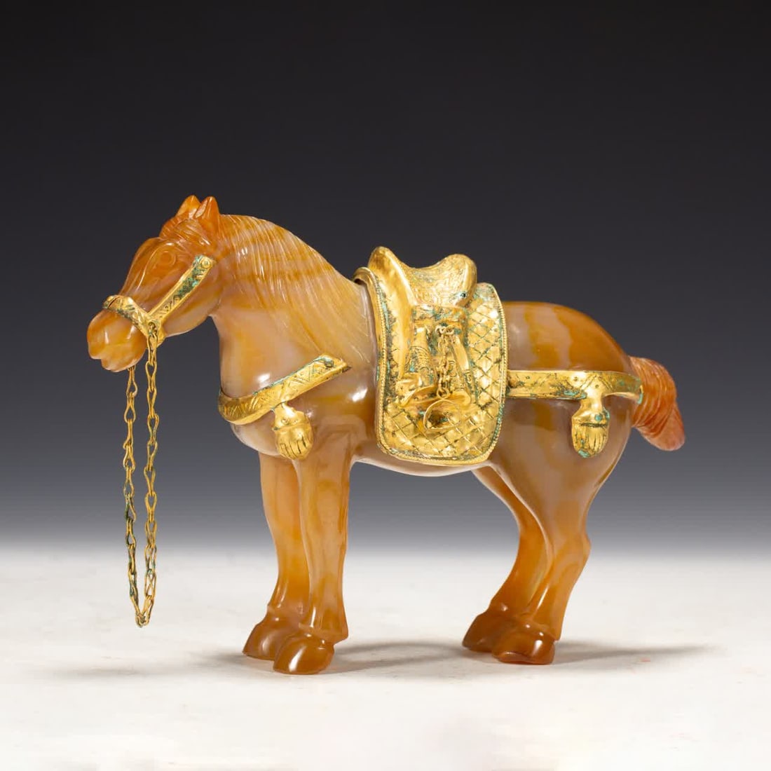 A Liao Dynasty agate golden horse (1 of 9)
