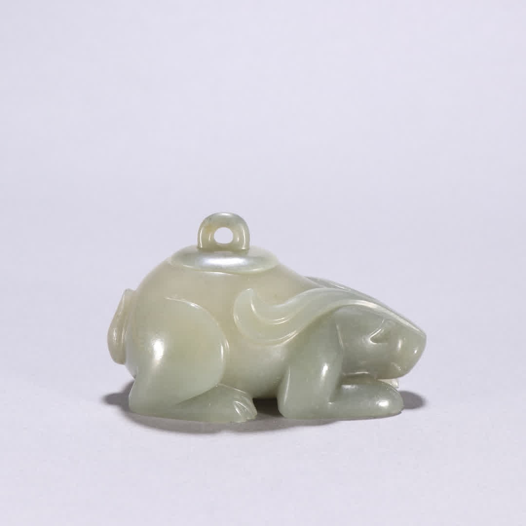 A Qing Dynasty Hetian jade rabbit-shaped water bowl (1 of 9)