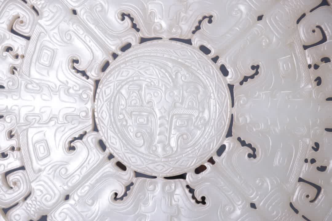 A Qing Dynasty jade dragon pattern - 8