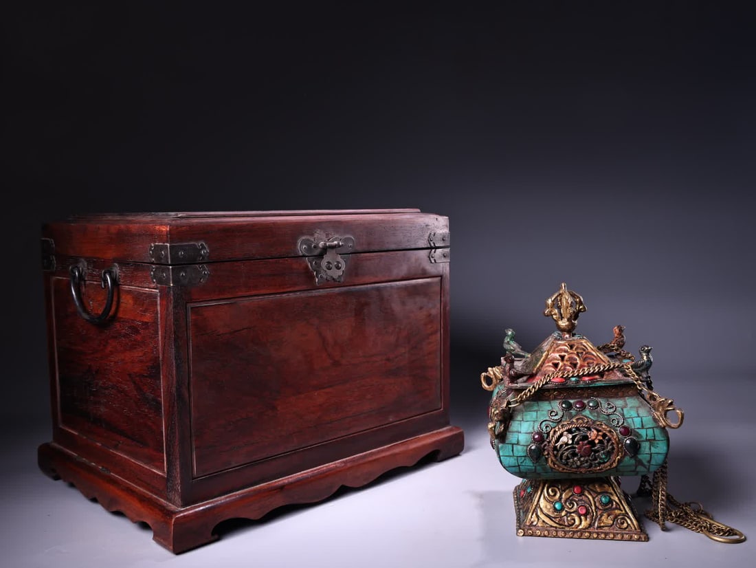 A Qing Dynasty copper-inlaid gemstone painted gold-painted hanging incense burner: Qing Dynasty copper inlaid gemstone painted gold painted hanging incense burner SIZE: Incense burner W: 570g H: 15cm W: 11cm (The Dimensions Of All Batches Are Manually Measured.If You Need More Detai