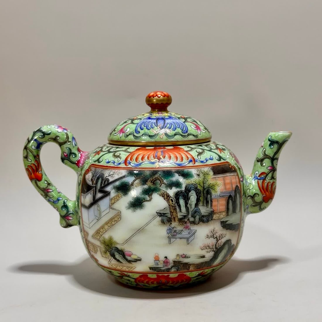 A piece of Qianlong year of the Qing Dynasty enamel colorful anchovy tail grass phoenix wearing a (1 of 9)