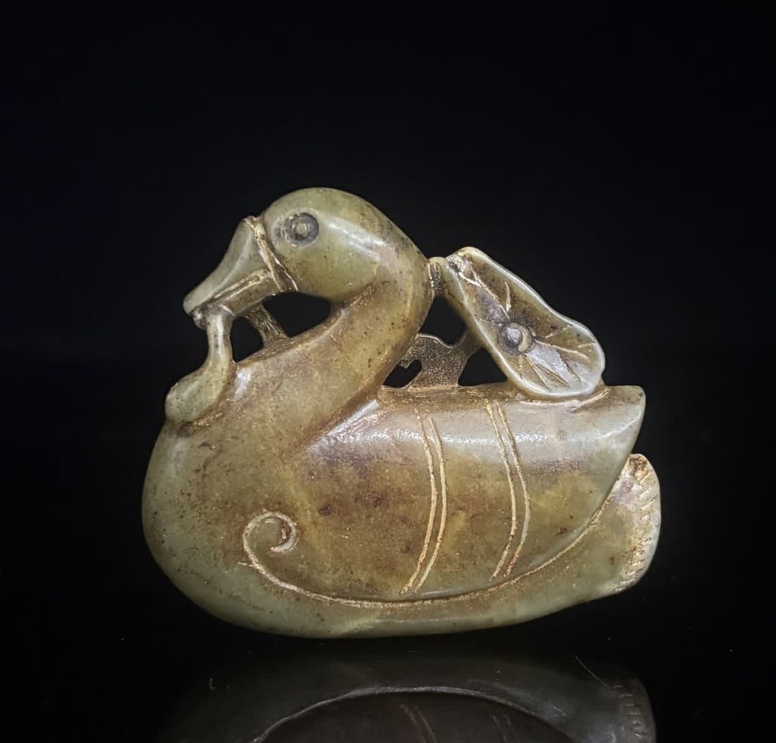 A Han Dynasty jade bird (1 of 9)