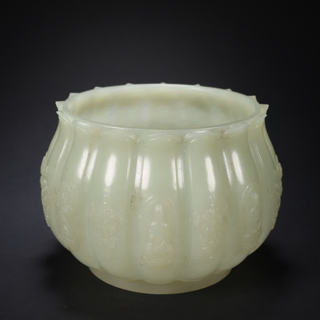 A piece of Qing Dynasty Hetian jade Buddha pattern lace wash (1 of 9)