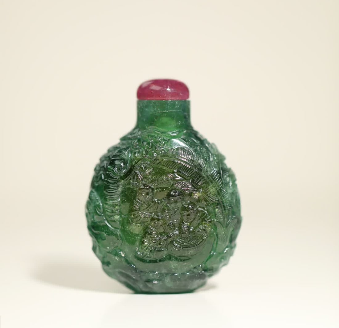 A blue and green two-color character snuff bottle of the Qing Dynasty (1 of 11)
