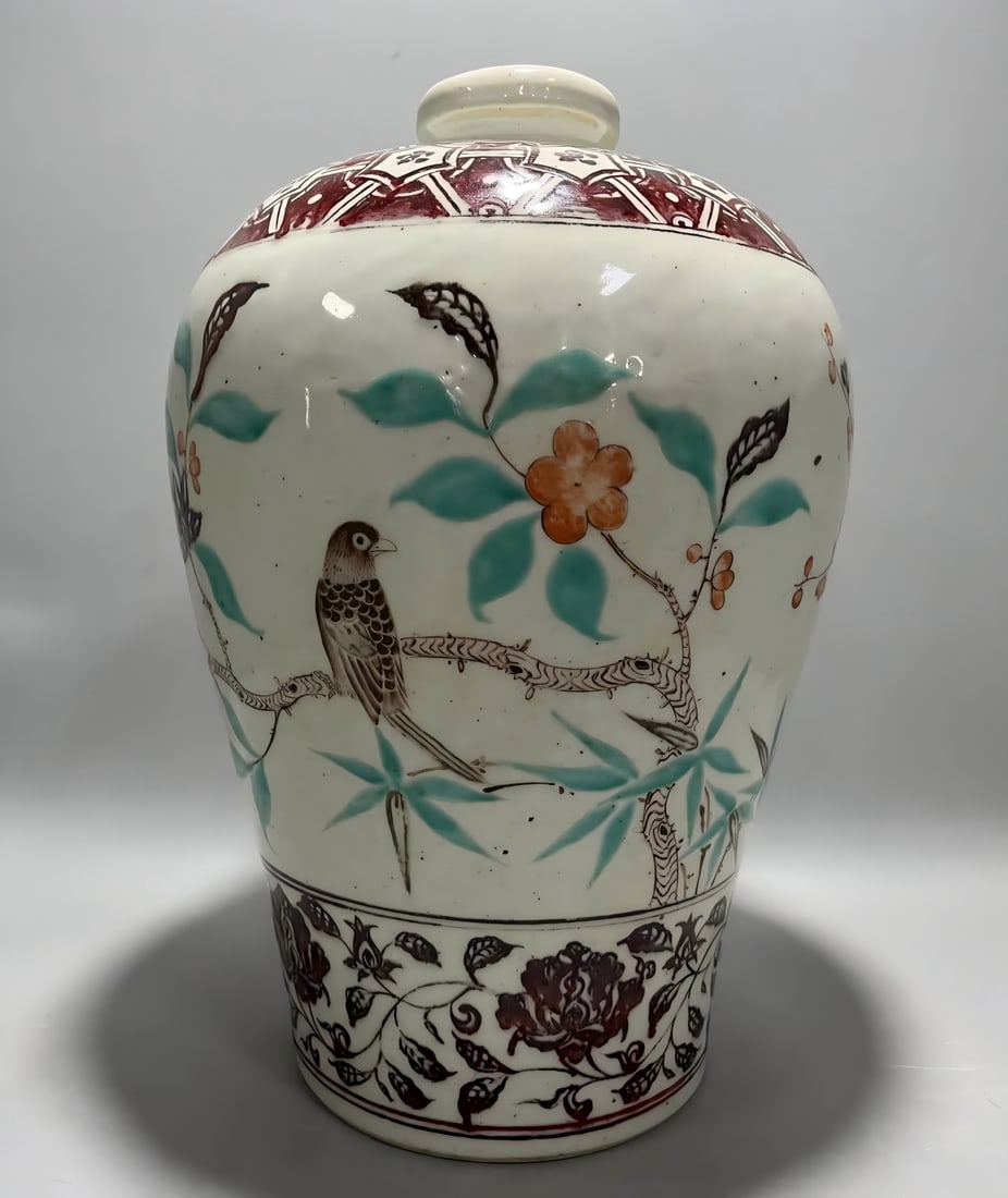 A Ming Dynasty Yongxuan colorful flower and bird pattern plum bottle: Ming Dynasty Yongxuan colorful flower and bird pattern plum vase SIZE: H: 30cm Abdominal diameter 20cm MouthD: 6cm Bottom 13.5cm (The Dimensions Of All Batches Are Manually Measured.If You Need More D