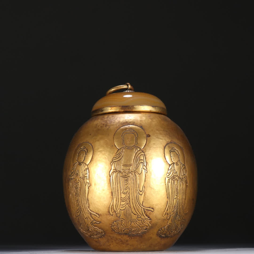 A Qing Dynasty copper gilt three holy Buddha pattern jar: Qing Dynasty copper gilt three saints Buddha pattern jar SIZE: H:12cm W:19.6cm W:314.6g (The Dimensions Of All Batches Are Manually Measured.If You Need More Detailed Information, Please Contact Our C