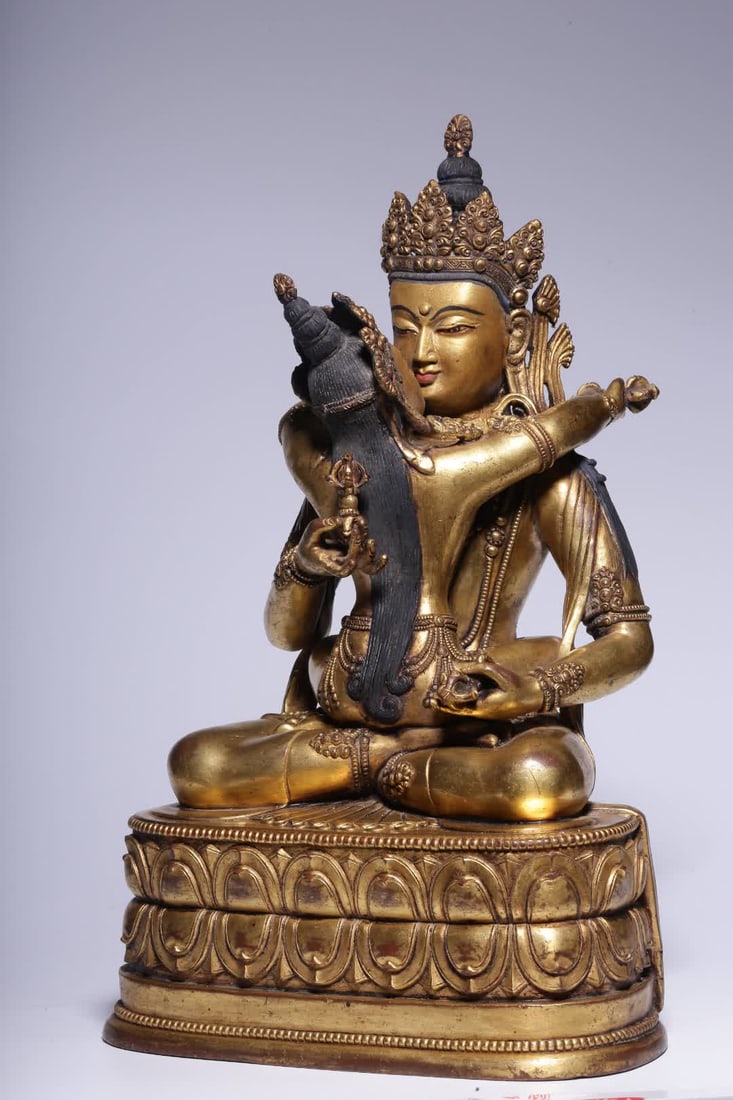 A double-body Buddha statue of Qing Dynasty copper-gilt Vajrasattva: Qing Dynasty bronze gilt Vajrasattva double-body Buddha statue SIZE: H:26cm (The Dimensions Of All Batches Are Manually Measured.If You Need More Detailed Information, Please Contact Our Customer Serv