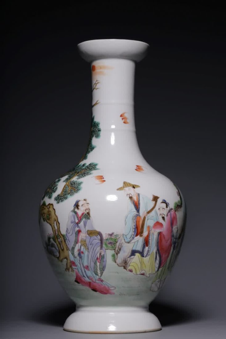 A Qing Dynasty pastel Fulu Shou three-star picture appreciation bottle (1 of 9)