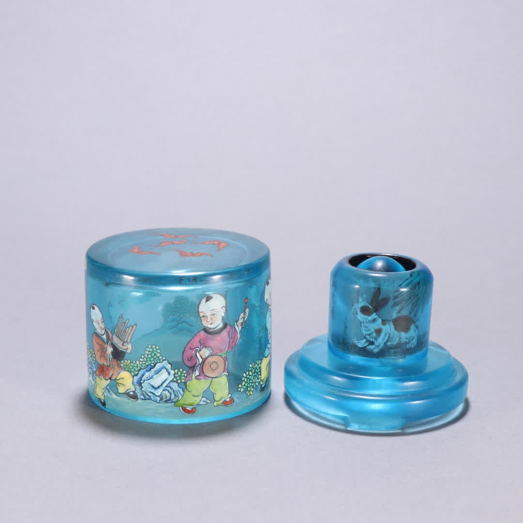 A set of Qing Dynasty glass inner painting hole stable picture finger belt box (1 of 9)