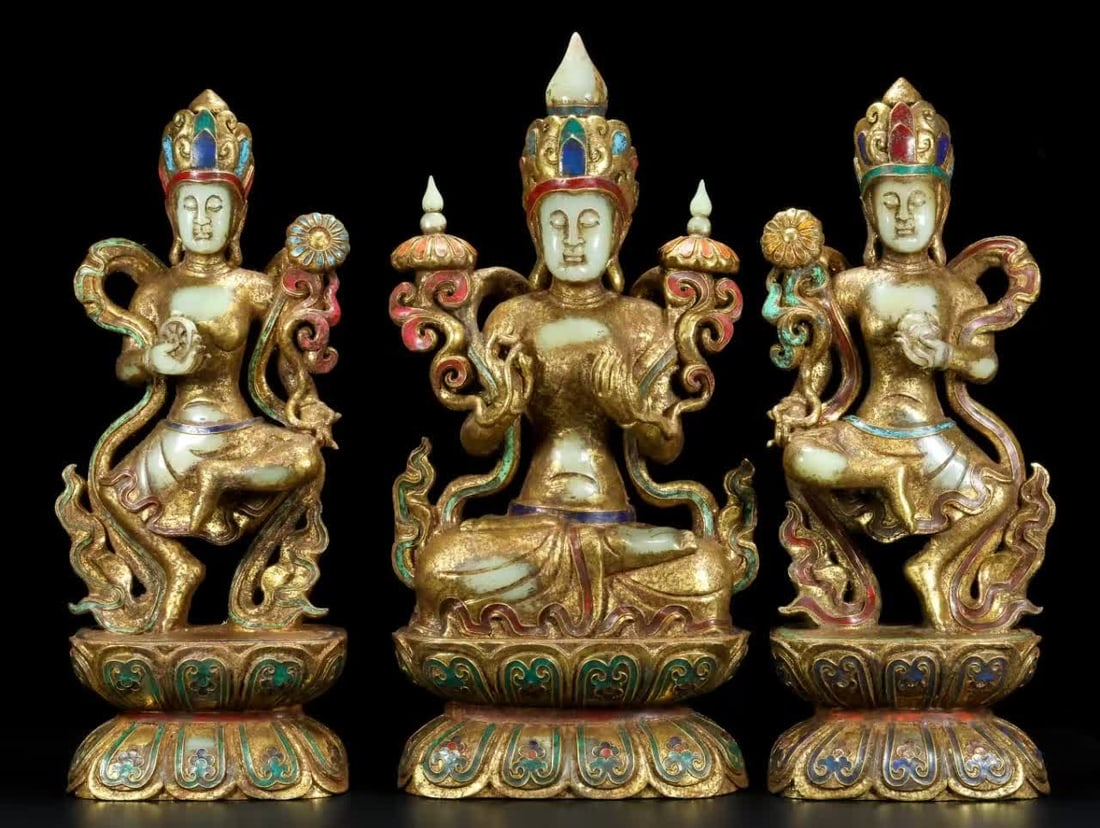 A set of Han Dynasty jade Buddhas: Han Dynasty Jade Buddha SIZE: H: 43.8cm Min L: 15cm W: 10cm H: 41cm Total W: 19kg (The Dimensions Of All Batches Are Manually Measured.If You Need More Detailed Information, Please Contact Our Custome