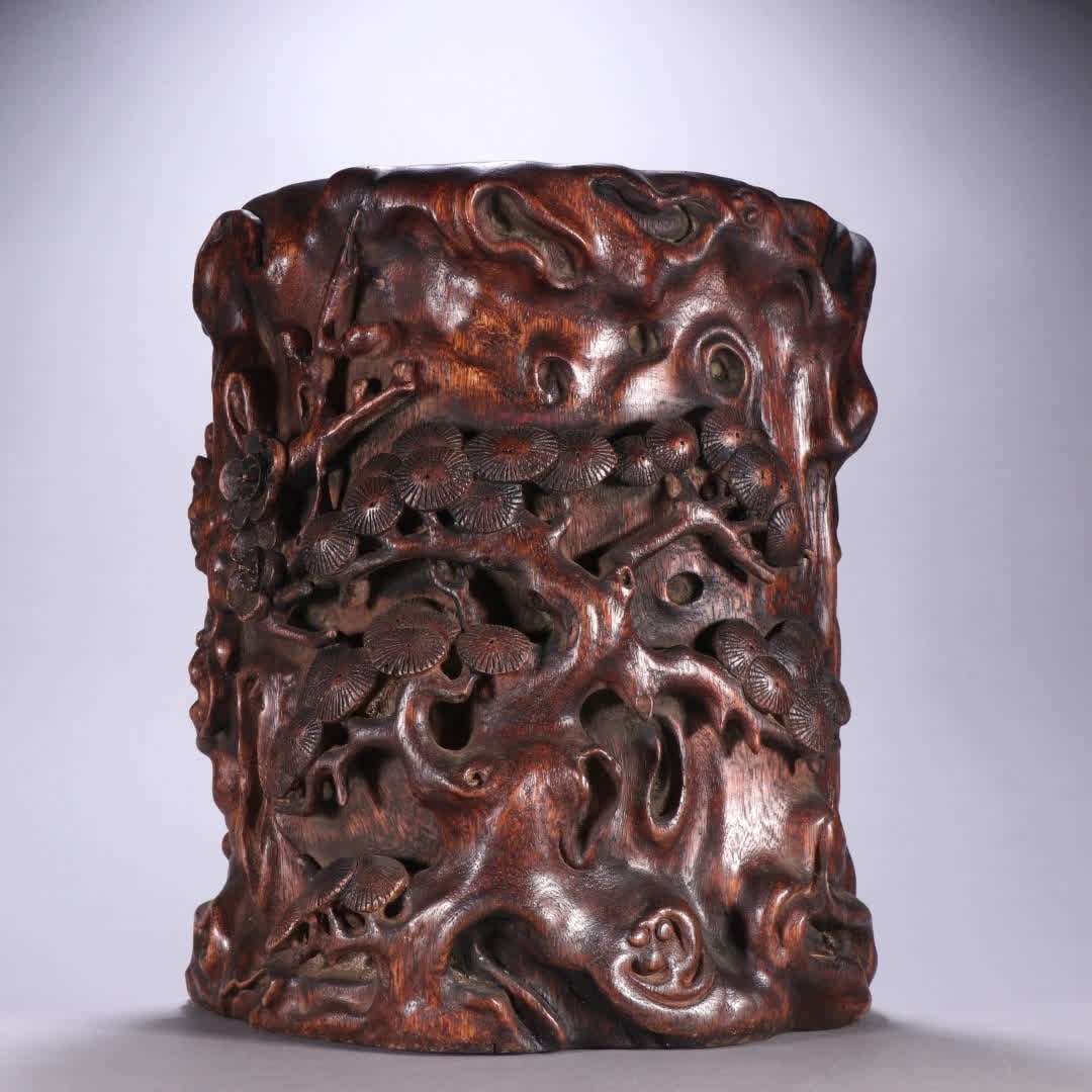 A Qing Dynasty jade hall agarwood pine bamboo plum pen holder: Qing Dynasty jade hall agarwood pine bamboo plum pen holder SIZE: H:25cm W:21cm W:1277g (The Dimensions Of All Batches Are Manually Measured.If You Need More Detailed Information, Please Contact Our C