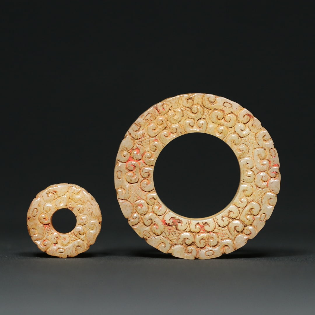 An Exquisite White Jade Dragon Pattern Pendant: An Exquisite White Jade Dragon Pattern Pendant Han Dynasty, China Size:5.4cmx1.3cm Weight:70.8g (The Dimensions Of All Batches Are Manually Measured.If You Need More Detailed Information, Please Conta