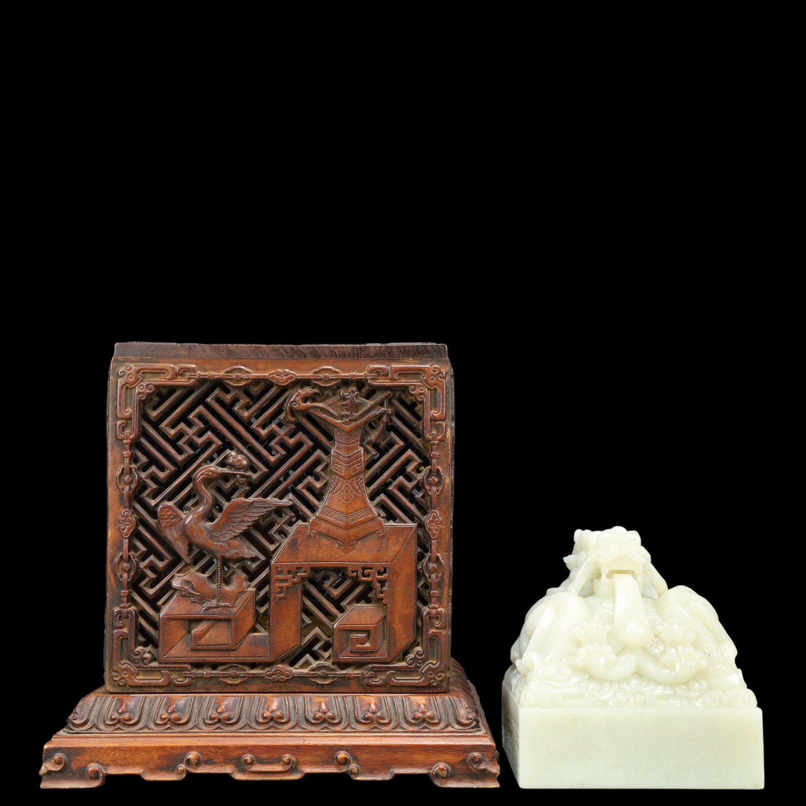 A Exquisite White Jade Auspicious Beast Seal (1 of 11)