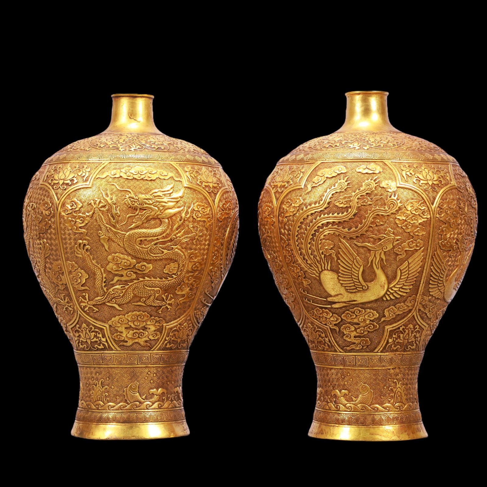 A Exquisite A pair of Gilt Bronze Lotus Pattern Dragon and Phoenix Pattern Vase (1 of 9)