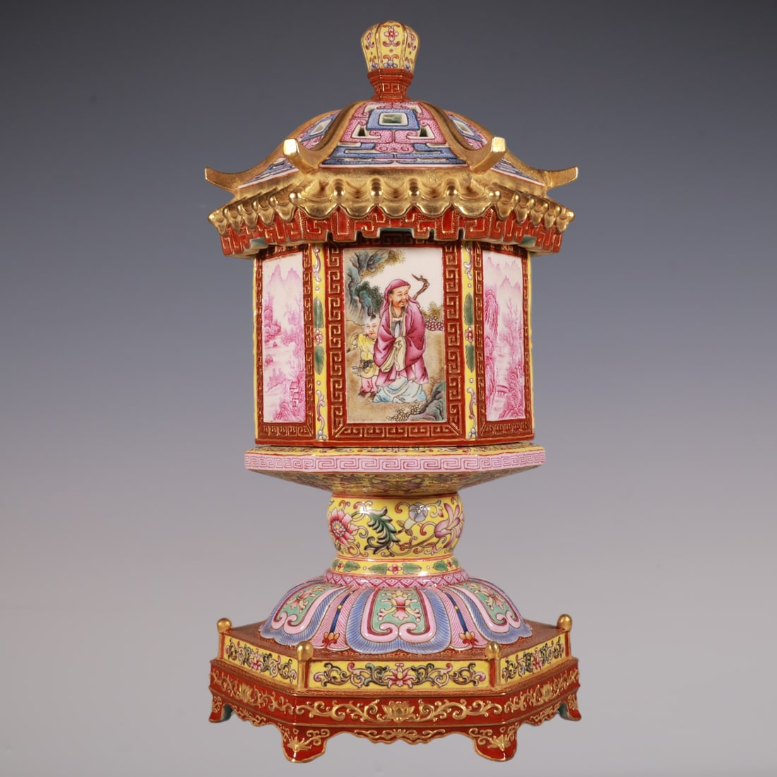 An Exquisite Enamel Painted Gold Lotus Pattern Character and Story Pattern Palace Lantern: An Exquisite Enamel Painted Gold Lotus Pattern Character and Story Pattern Palace Lantern Qing Dynasty, China Qianlong Four-character Mark Size:30cmx16cm (The Dimensions Of All Batches Are Manually Me