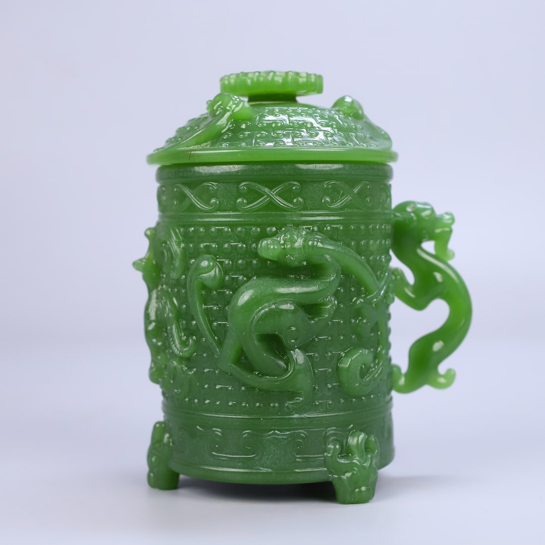 An Exquisite Jasper Dragon Pattern Cup (1 of 10)