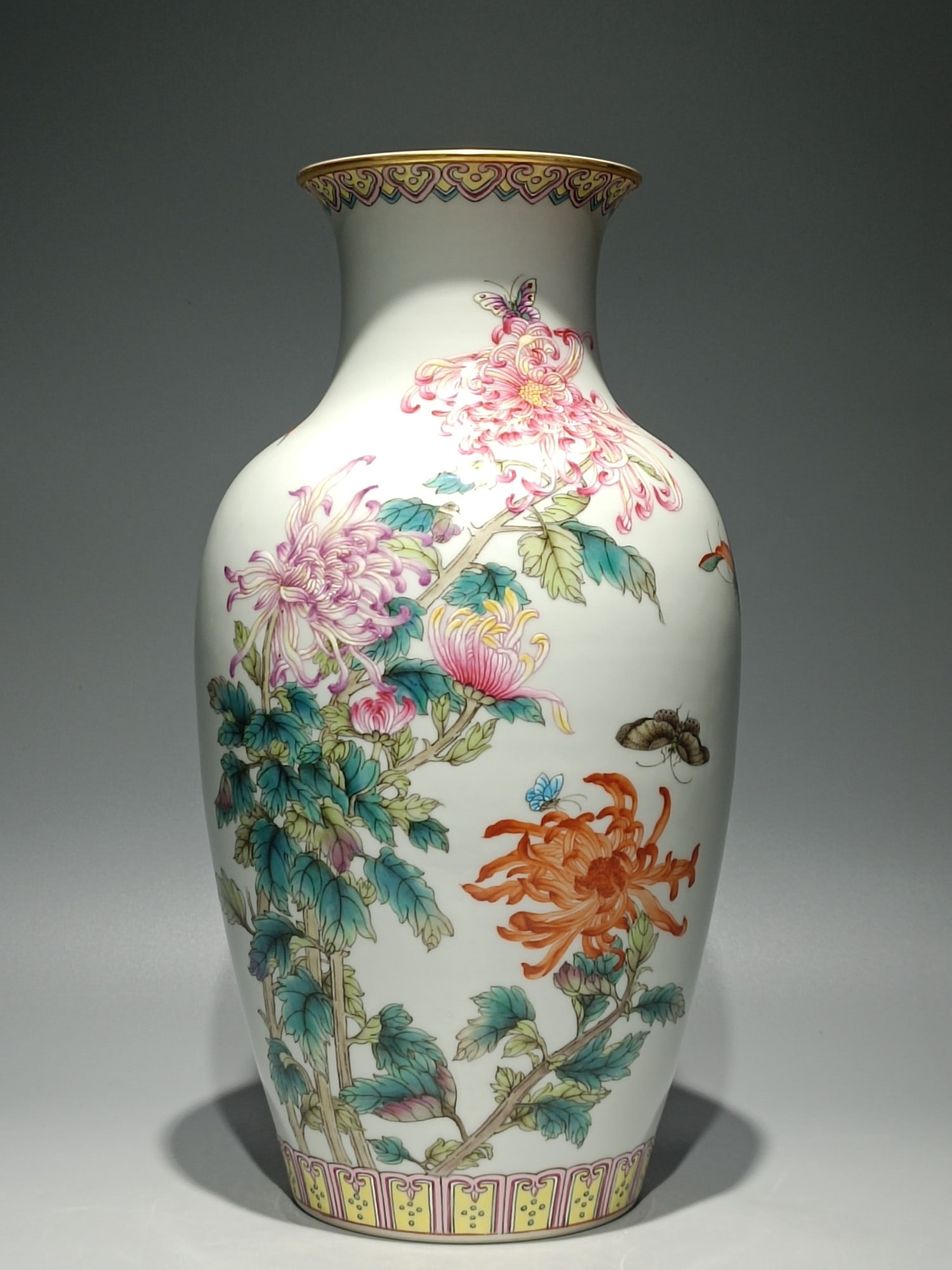 An Exquisite Enamel Flower and Butterfly Pattern Vase (1 of 9)