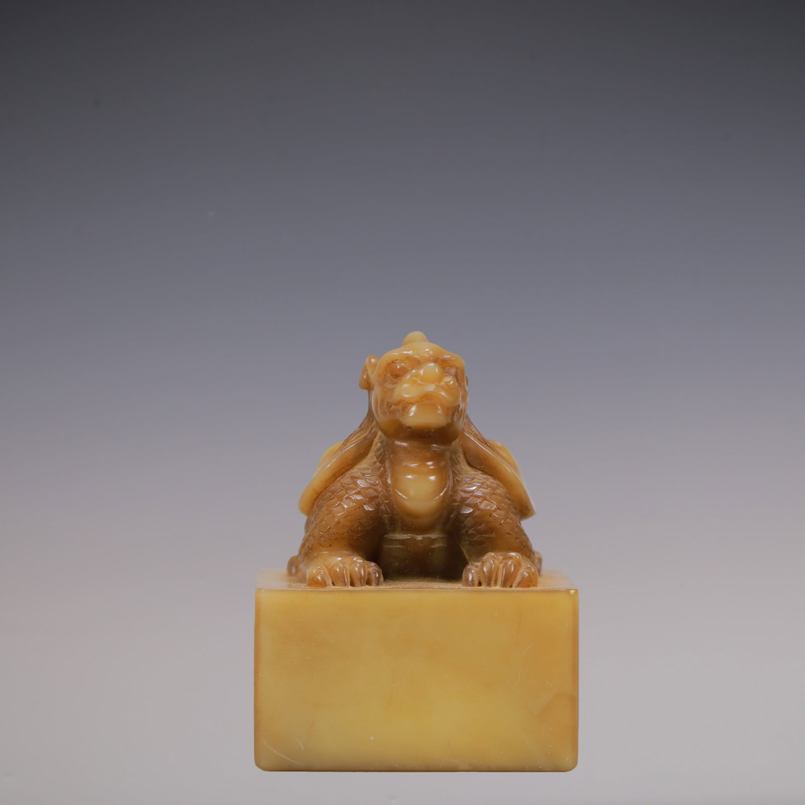 A Exquisite Shoushan Stone Auspicious Beast Seal: A Exquisite Shoushan Stone Auspicious Beast Seal Qing Dynasty, China Size:3.4cmx3.4cmx4.3cm Weight:100g (The Dimensions Of All Batches Are Manually Measured.If You Need More Detailed Information,