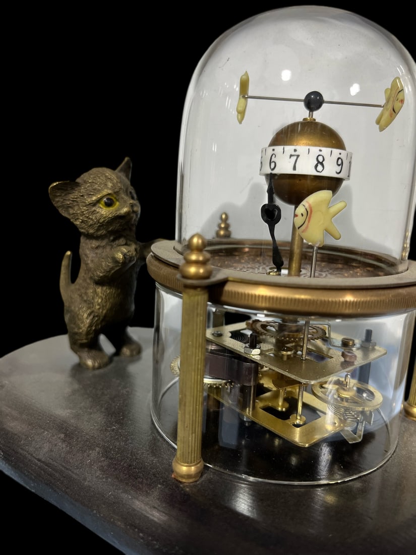 An Exquisite Bronze Cat Pattern Clock - 8