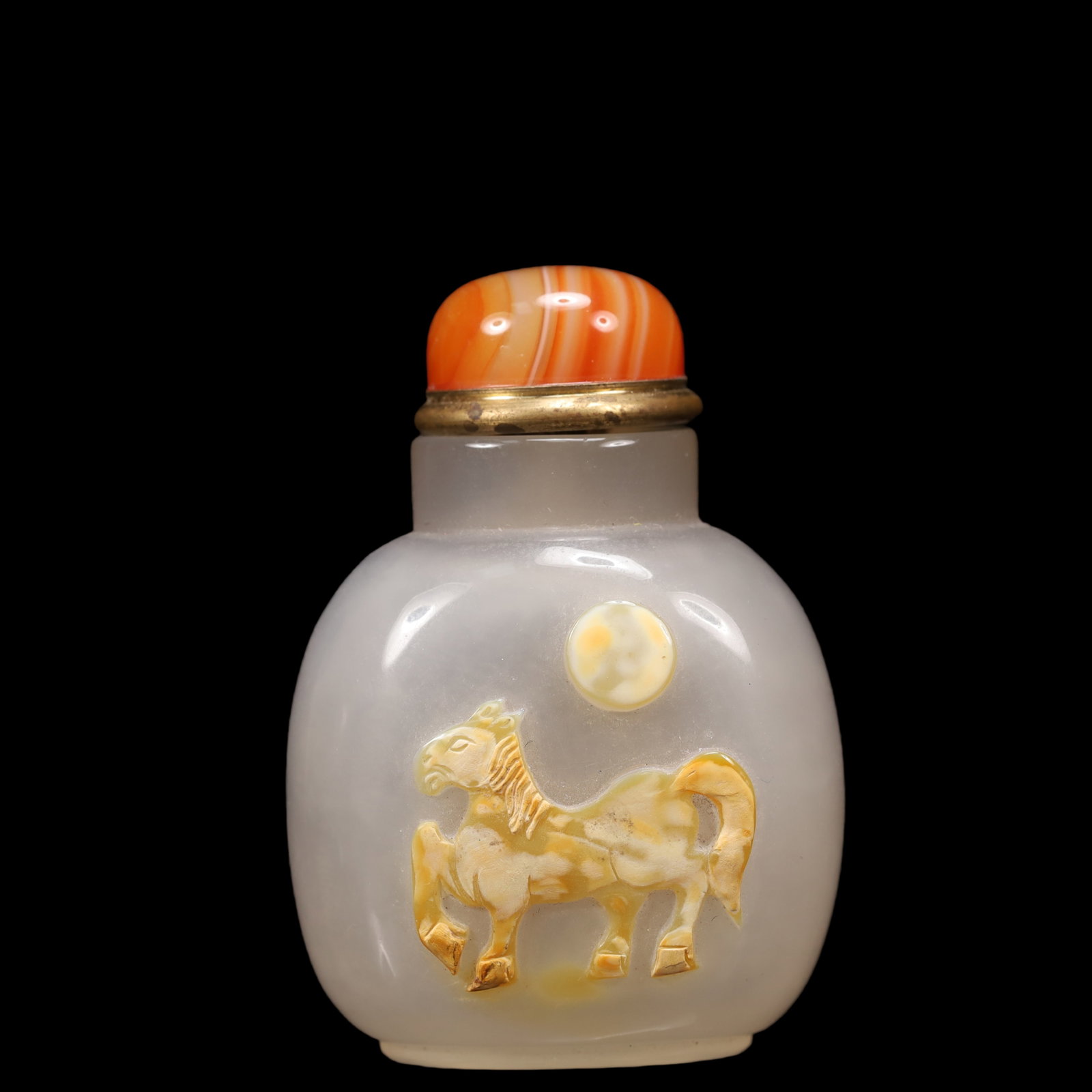 An Exquisite Agate Horse Pattern Snuff Bottle: An Exquisite Agate Horse Pattern Snuff Bottle Qing Dynasty, China Size:4.5cmx3cmx6cm Weight:56g (The Dimensions Of All Batches Are Manually Measured.If You Need More Detailed Information, Please