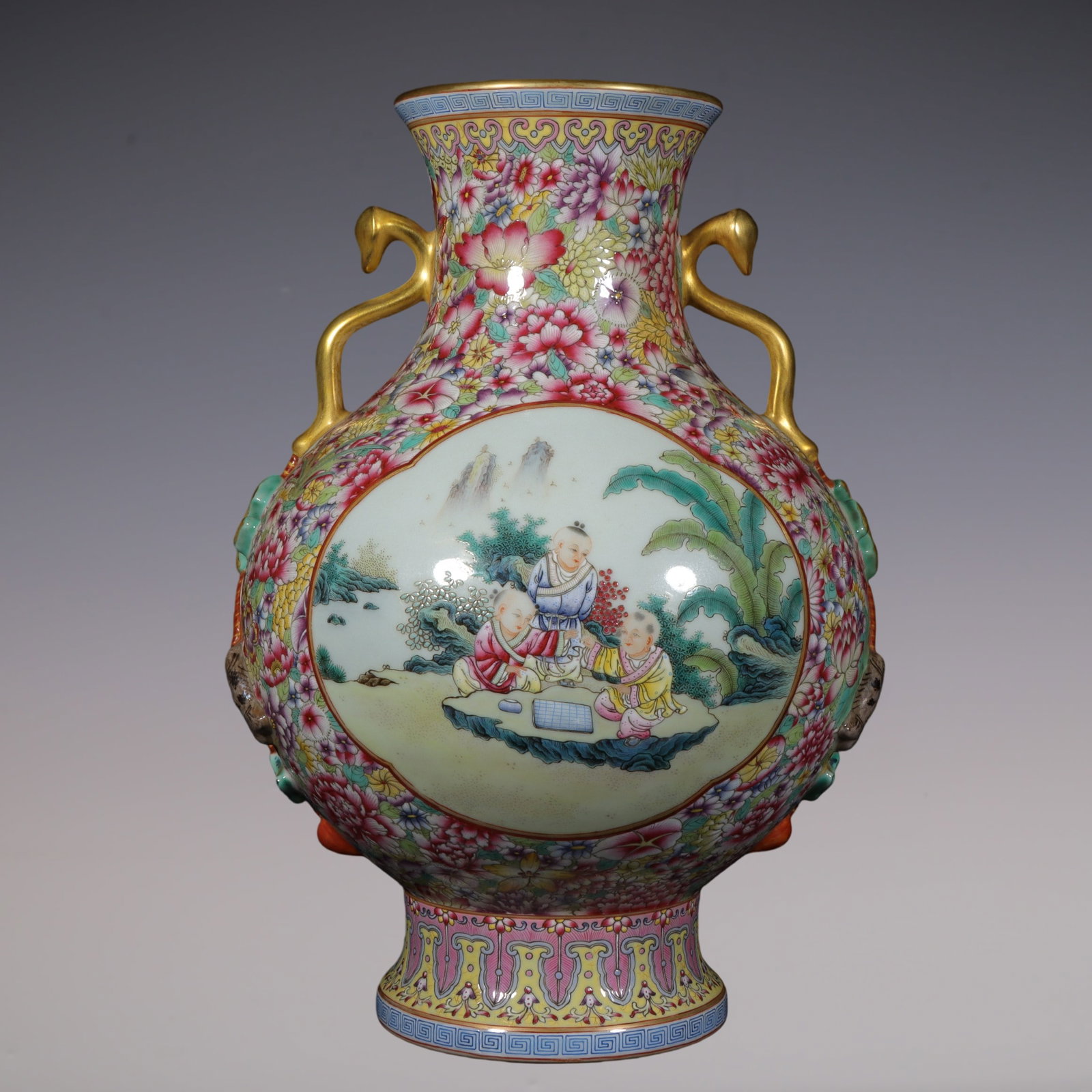 An Exquisite Famille-Rose Painted Gold Flower Pattern Character and Story Pattern Double-Ears Vase: An Exquisite Famille-Rose Painted Gold Flower Pattern Character and Story Pattern Double-Ears Vase Qing Dynasty, China Qianlong Six-character Mark Size:31.9cm (The Dimensions Of All Batches Are Manual