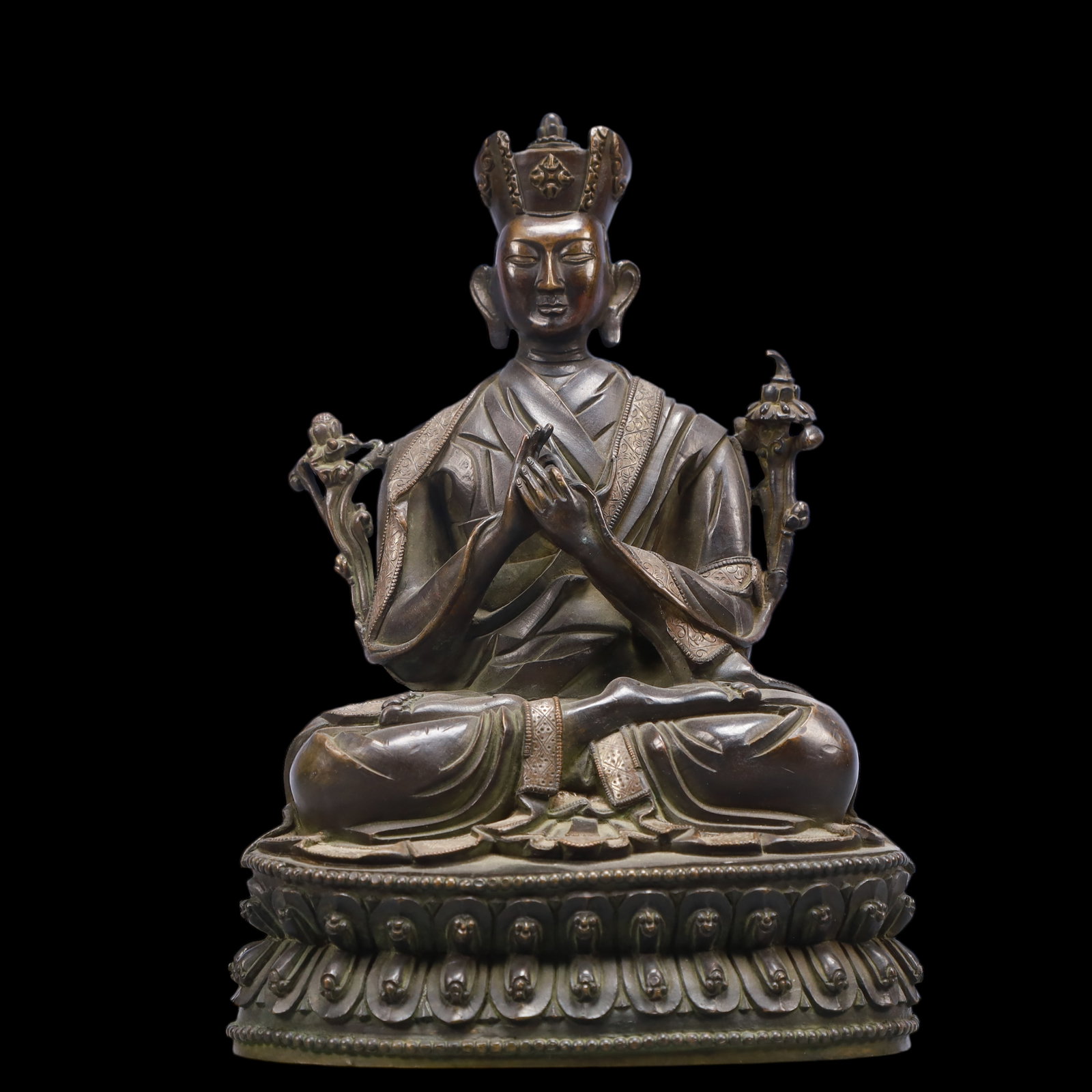A Exquisite Coppery Statue of Padma Sambhava: A Exquisite Coppery Statue of Padma Sambhava Ming Dynasty, China Size:15cmx10cmx22cm Weight:1950g (The Dimensions Of All Batches Are Manually Measured.If You Need More Detailed Information, Please Con