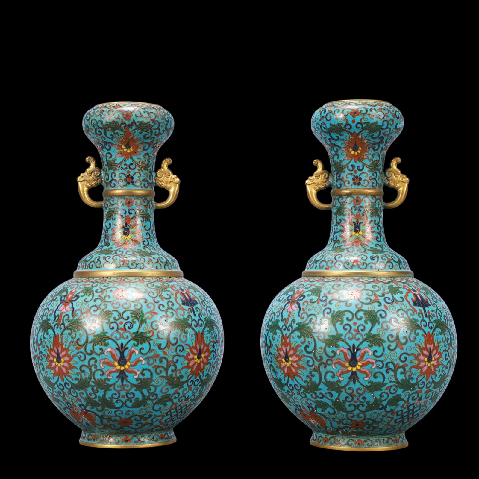 A Exquisite A pair of Cloisonne Lotus Pattern Double-Ears Vase: A Exquisite A pair of Cloisonne Lotus Pattern Double-Ears Vase Qing Dynasty, China Qianlong Four-character Mark Size:16.5cmx26.5cm Weight:2350g (The Dimensions Of All Batches Are Manually Measured.If 