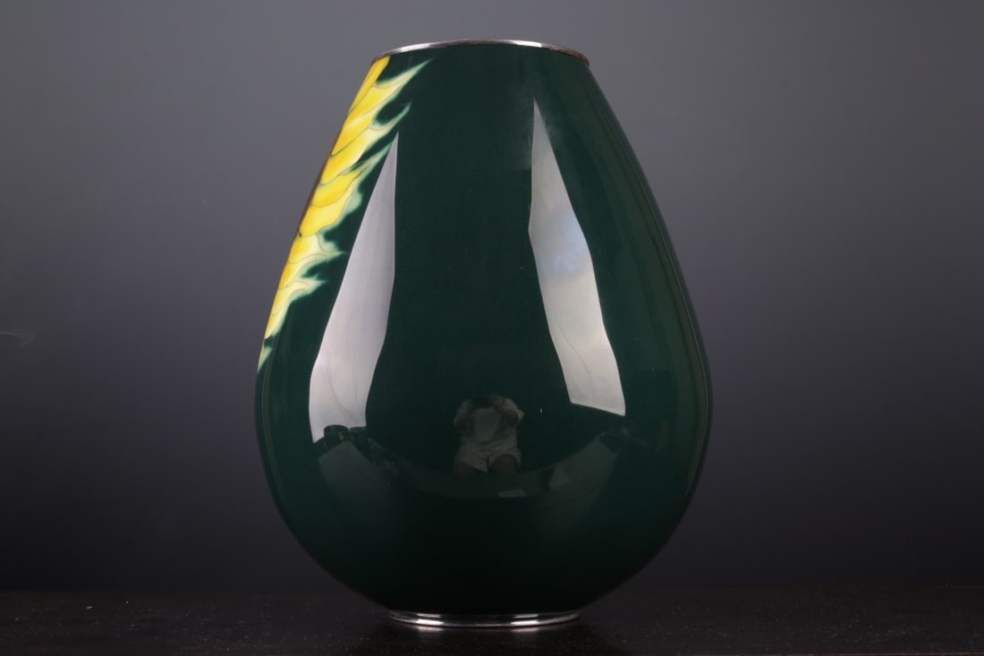 An Exquisite Silver Flower Pattern Vase - 5