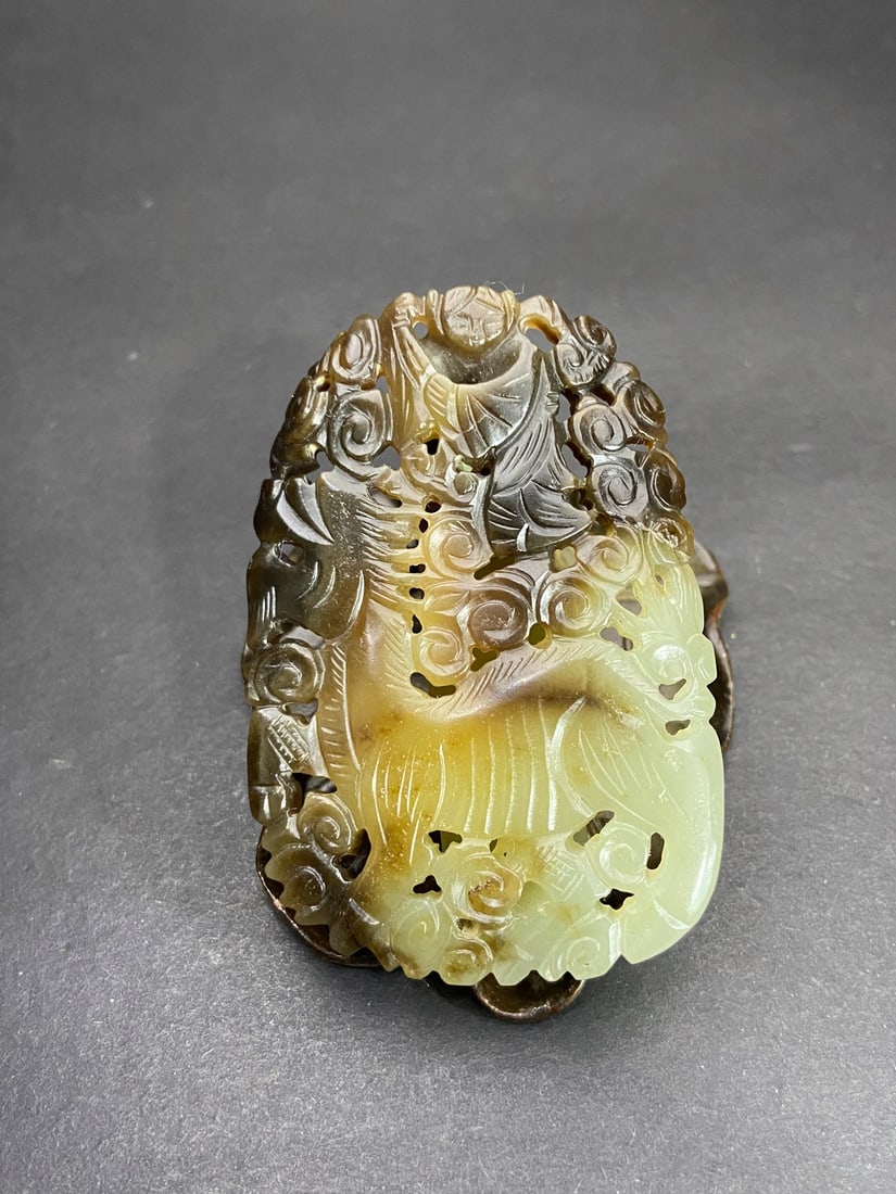 An Exquisite White Jade Kylin Pattern Ornament (1 of 9)