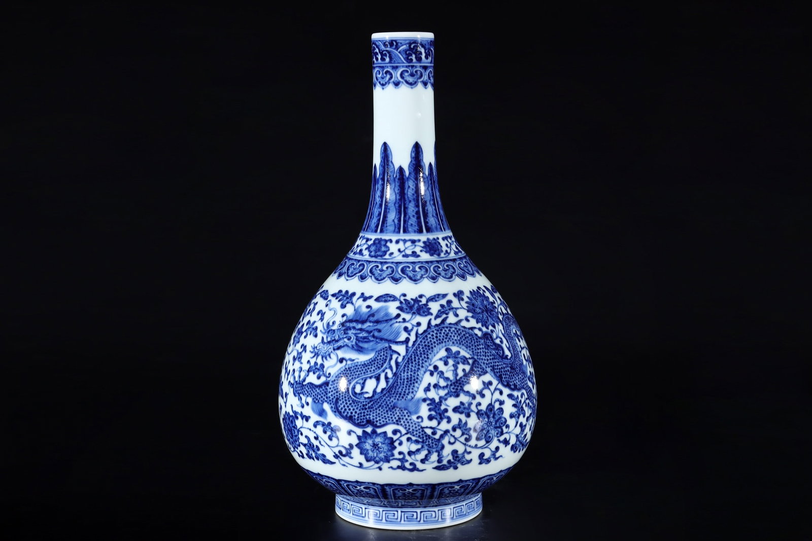 An Exquisite Blue and White Dragon Pattern Lotus Pattern Seawater Pattern Vase (1 of 9)