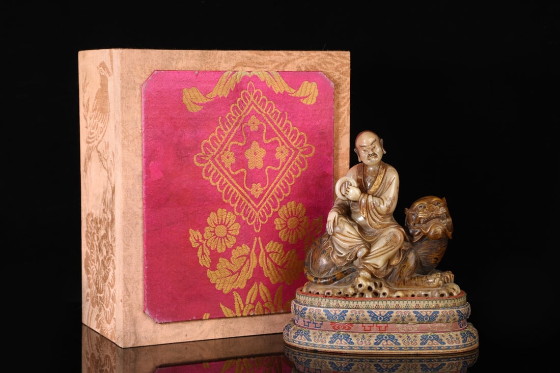 An Exquisite Shoushan Stone Statue of Arhat Ornament (1 of 9)