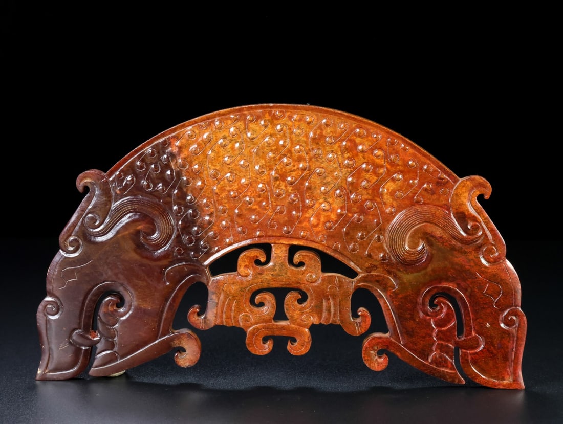 An Exquisite White Jade Dragon Pattern Ornament: An Exquisite White Jade Dragon Pattern Ornament Han Dynasty, China Size:18.2cmx9.6cmx0.6cm Weight:217g (The Dimensions Of All Batches Are Manually Measured.If You Need More Detailed Information, Pleas