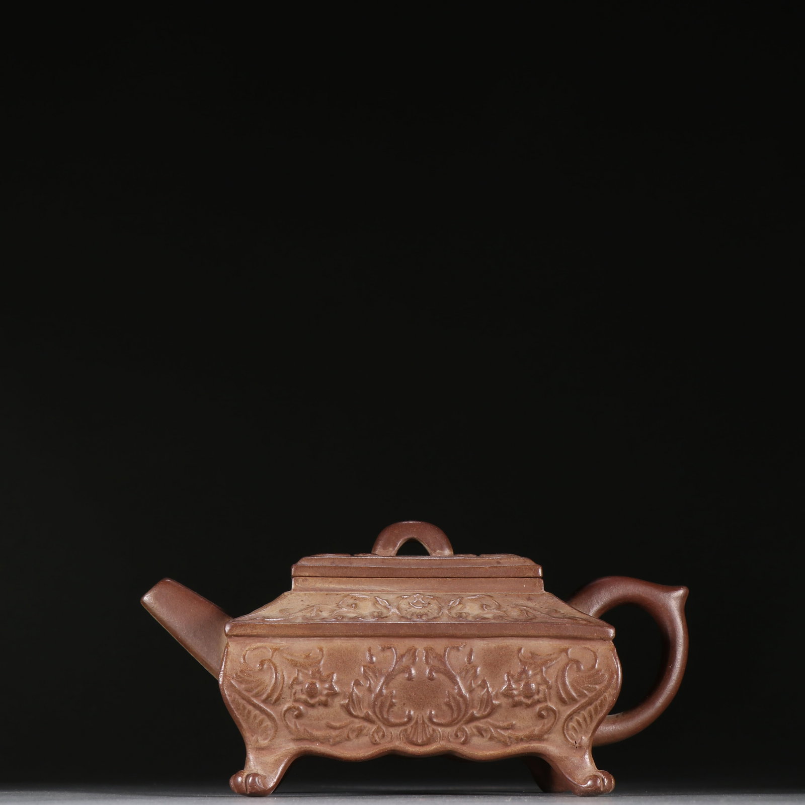 An Exquisite Purple Sands Flower Pattern Teapot (1 of 9)