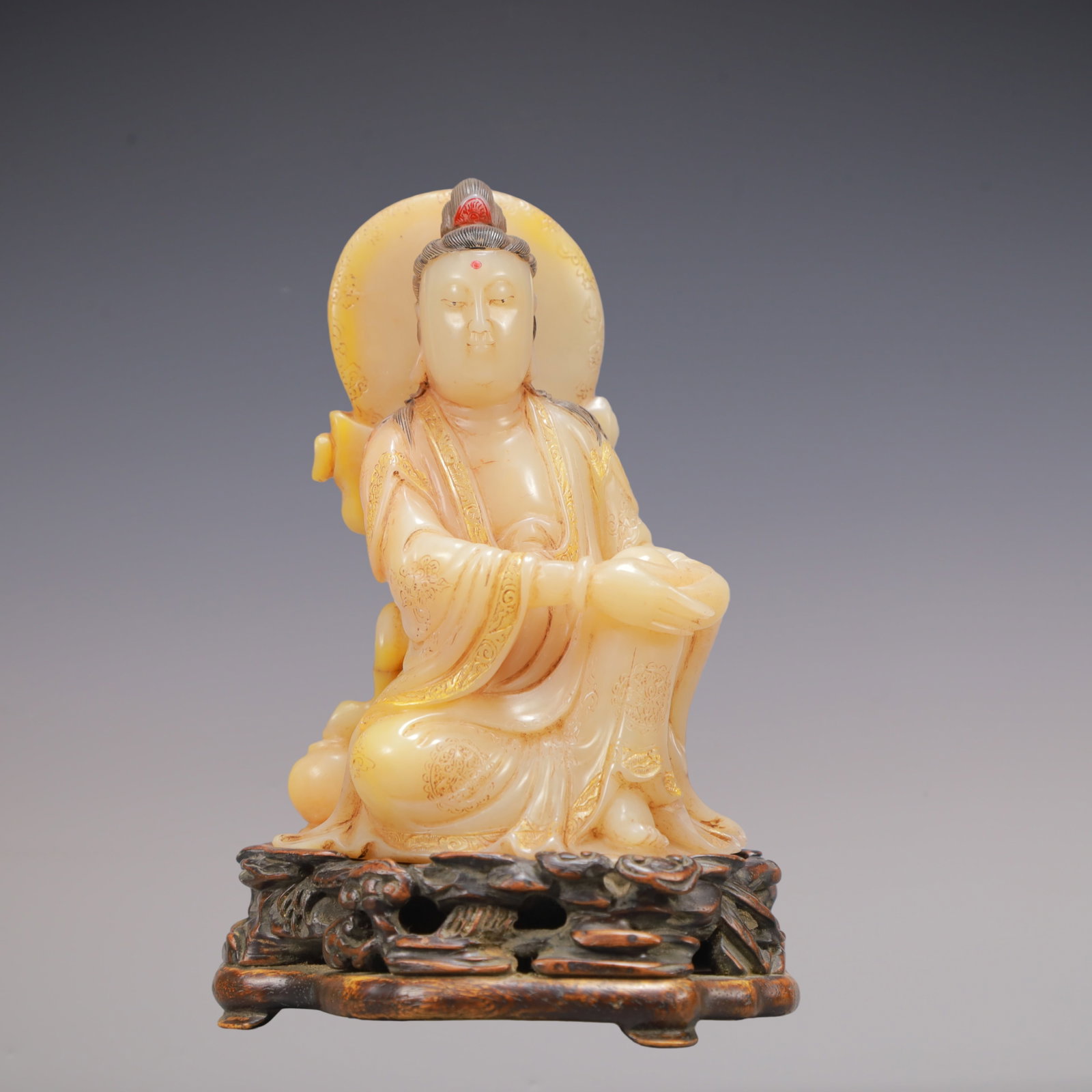 A Exquisite Shoushan Stone Statue of Avalokitesvara Ornament (1 of 7)