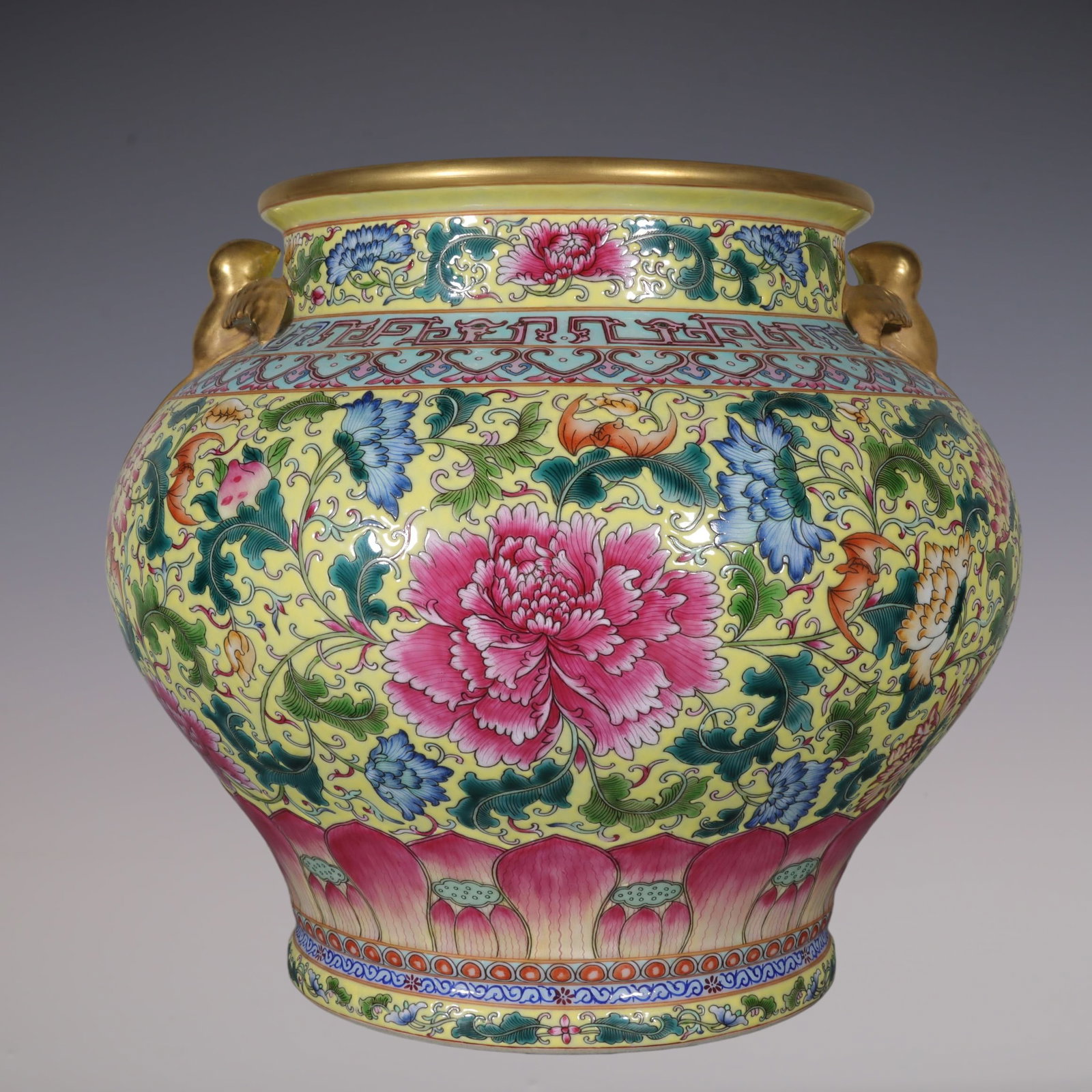 An Exquisite Famille-Rose Painted Gold Lotus Pattern Bats and Peach Pattern Double-Ears Vat (1 of 9)