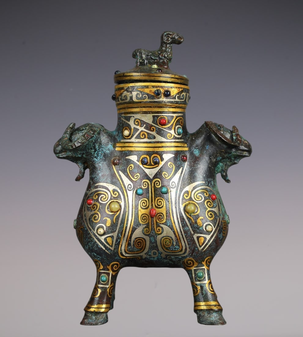 An Exquisite Bronze Inlaid Gold Inlaid Gems Censer: An Exquisite Bronze Inlaid Gold Inlaid Gems Censer Han Dynasty, China Size:17cmx24cm Weight:1480g (The Dimensions Of All Batches Are Manually Measured.If You Need More Detailed Information, Please Con