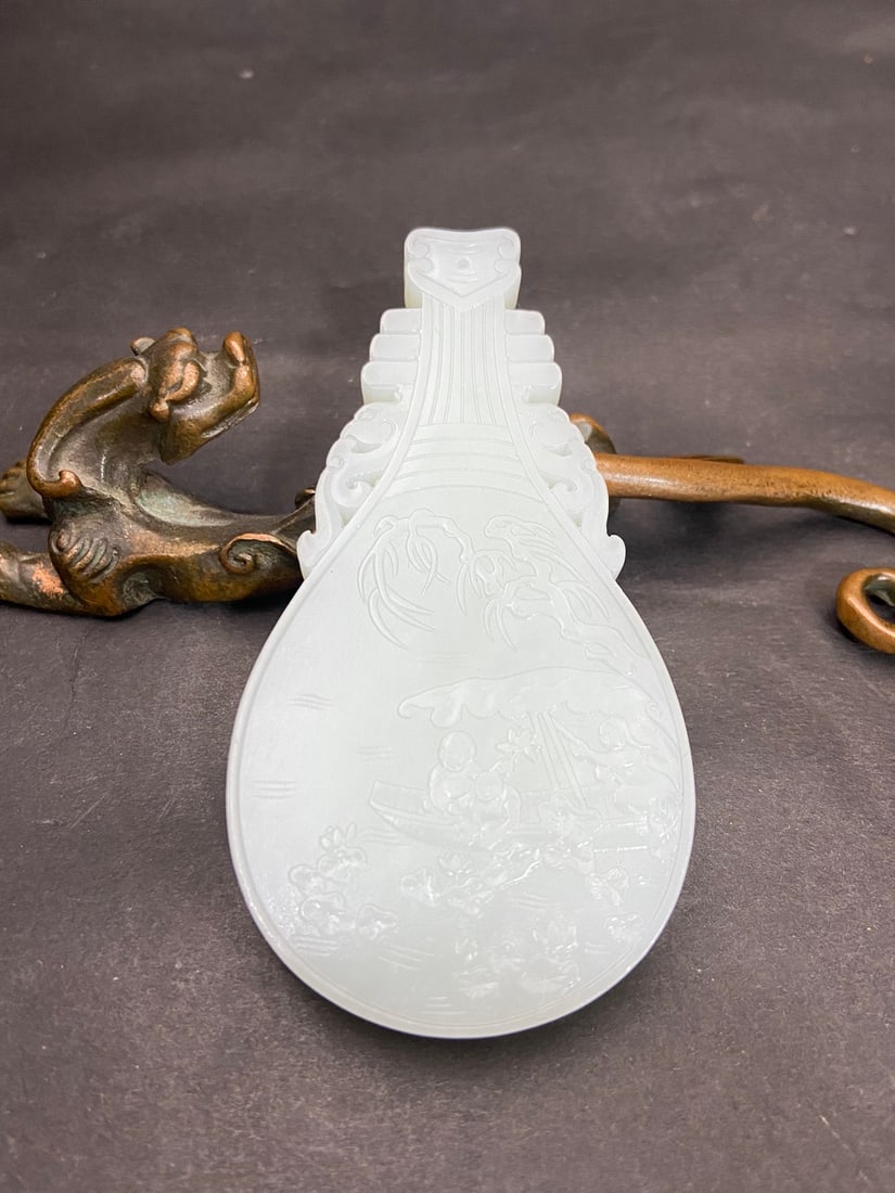 An Exquisite White Jade Character and Story Pattern with poem Brand: An Exquisite White Jade Character and Story Pattern with poem Brand Qing Dynasty, China Size:4.76cmx9.25cmx0.72cm Weight:59g (The Dimensions Of All Batches Are Manually Measured.If You Need More Detai