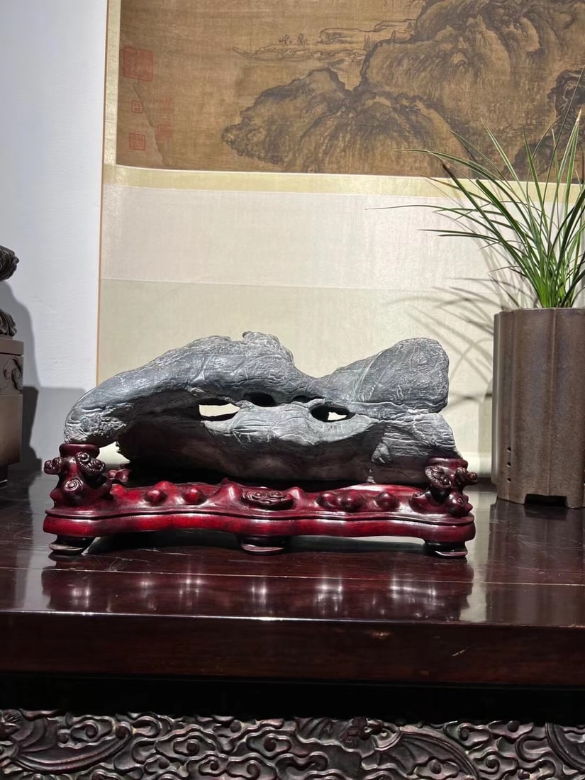 An Exquisite Lingbi Stone Ornament: An Exquisite Lingbi Stone Ornament Qing Dynasty, China Size:36cmx20cmx20cm (The Dimensions Of All Batches Are Manually Measured.If You Need More Detailed Information, Please Contact Our Customer Servi