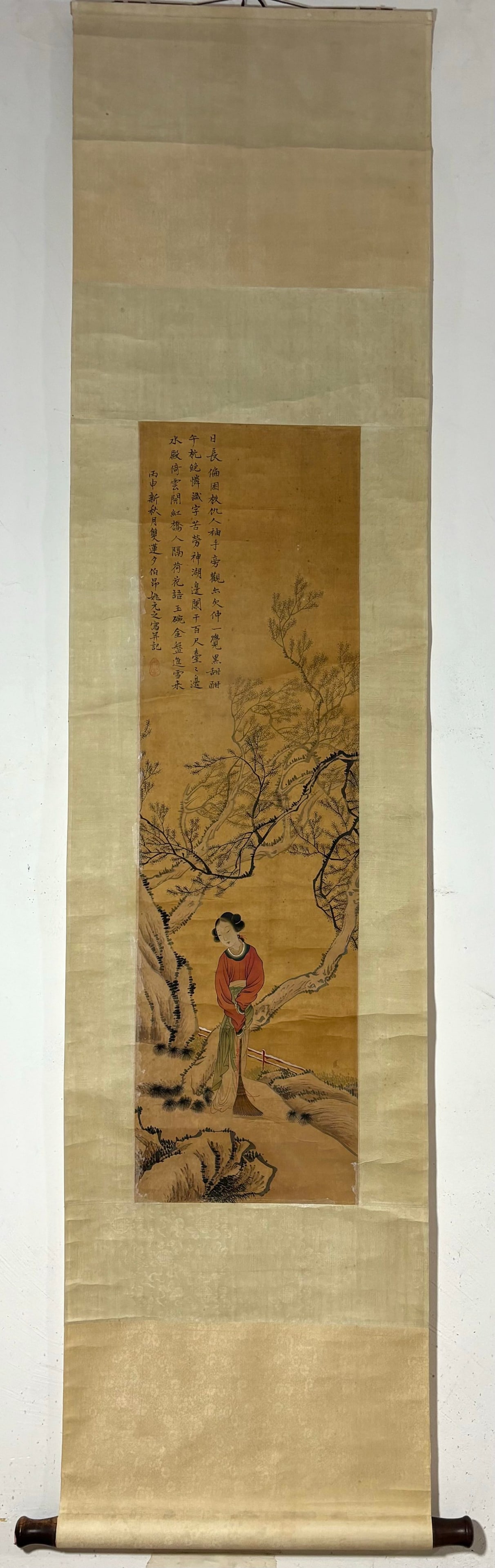 A Chinese Vertical Scroll Ink Painting of Woman on Silk: A Chinese Vertical Scroll Ink Painting of Woman on Silk Yao yuanzhi Without frame Size:98cmx28cm (The Dimensions Of All Batches Are Manually Measured.If You Need More Detailed Information, Please Cont